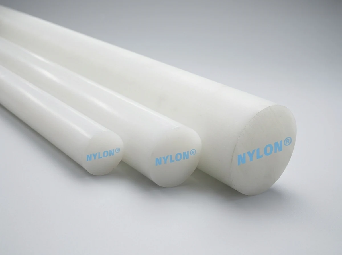 Tarugo e chapa de nylon poliamida creme amarelado — Guarubor Borrachas